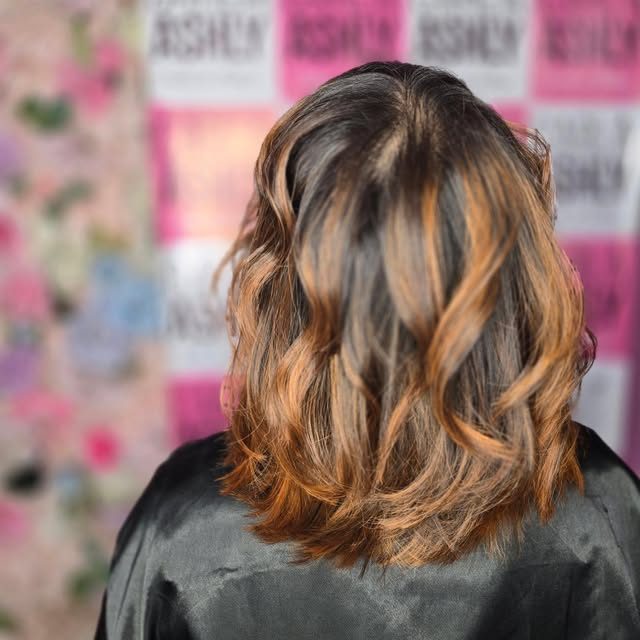 Color cobrizo con ondas